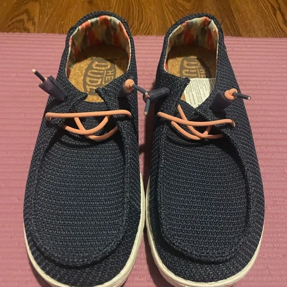 Women’s Size 9 Wendy Knit 2 HEY DUDE slip on shoes - Picture 2 of 7